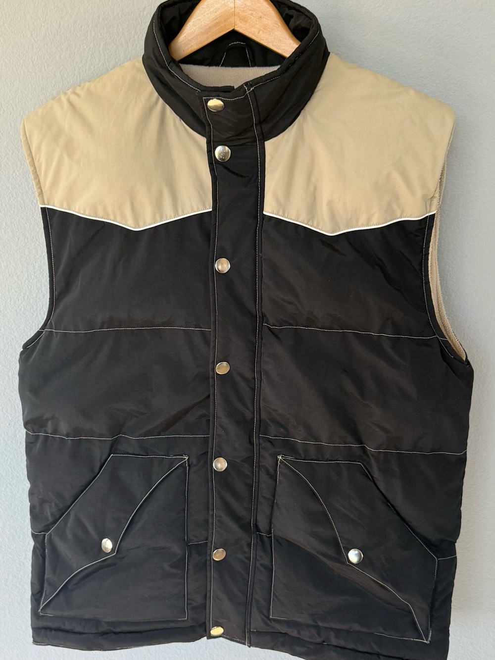 Vintage 90s Cowboy Hardware Down Puffer Vest – Men’s Medium – Black/Beige